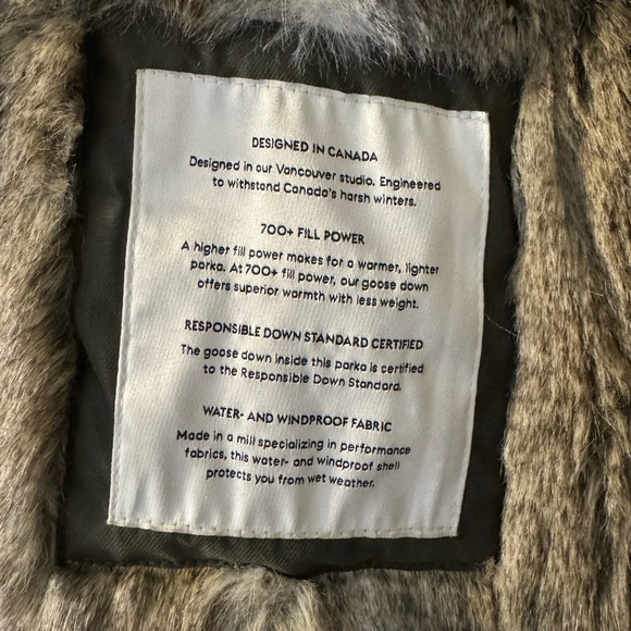 ARITZIA BABATON WINTER PARKA - ARMY GREEN (XS)  LIKE NEW CONDITION - Picture 5 of 8